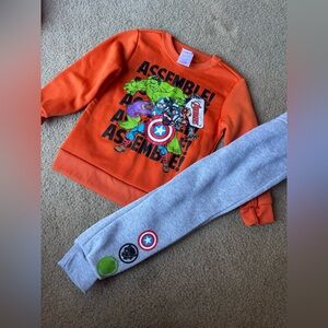 NWT boys size 4 Avengers outfit
